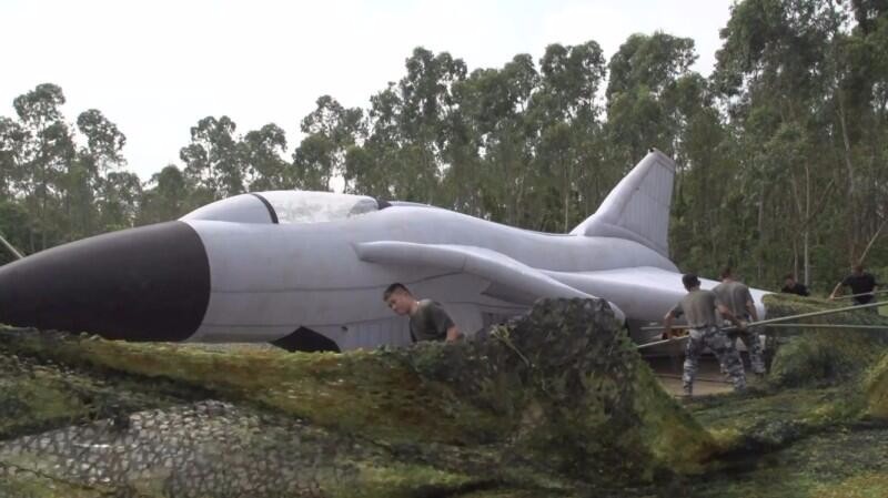 隆安军事大型飞机